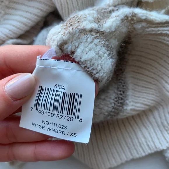 BCBG white sweater Risa - Picture 6 of 7